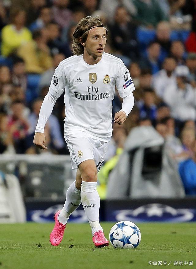 逆足双飞翼齐闪光！国米2500万先生3战逆袭，从水货逆袭球迷宠儿