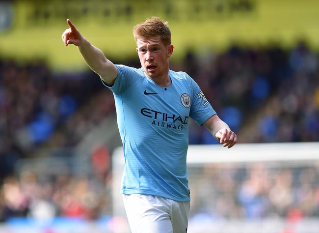 射门时致弗朗西斯重伤，田中碧被换下后立即找到加纳主帅道歉